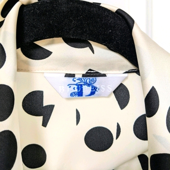 Elegant Black & White Blouse with bow - Picture 16 of 16